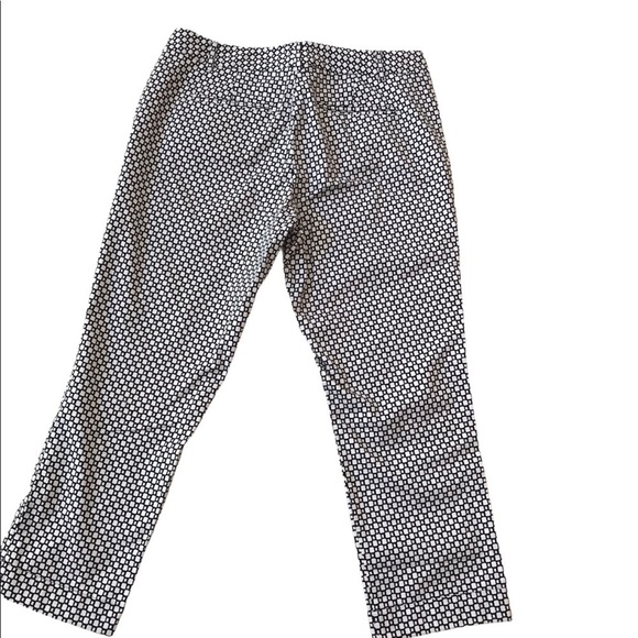 New York & Co. Pattern Ankle Pants Size 8 - Picture 3 of 6